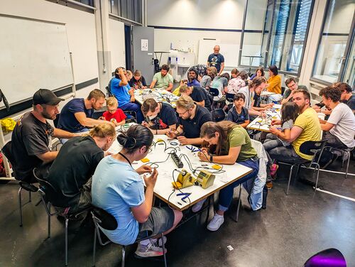 Learn To Solder workshop at GPN21